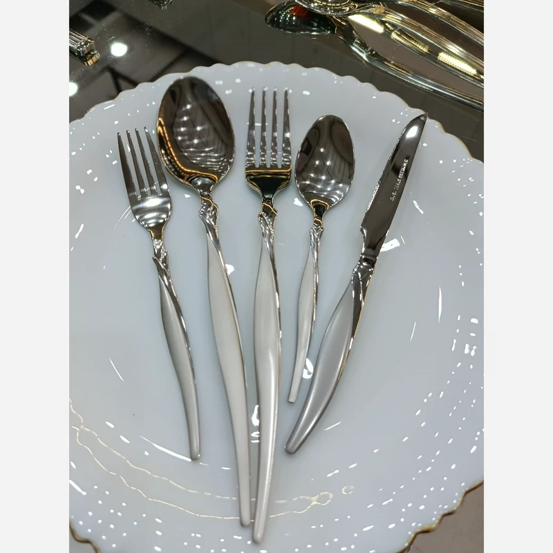 سرویس قاشق و چنگال 24نفره 124پارچه برند یونی هوم